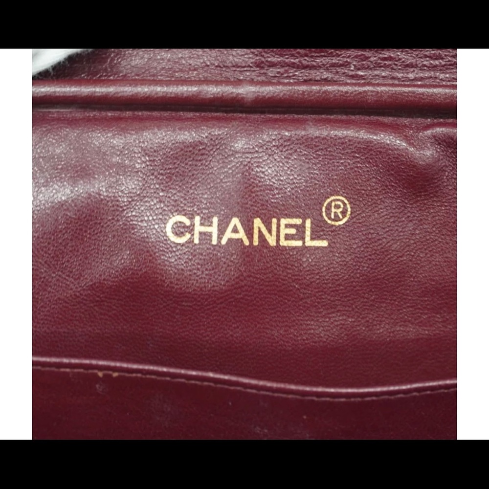 Authentic CHANEL quilted black lambskin tote - Picture 5 of 14